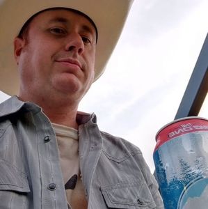 Meet your Posher, Adam